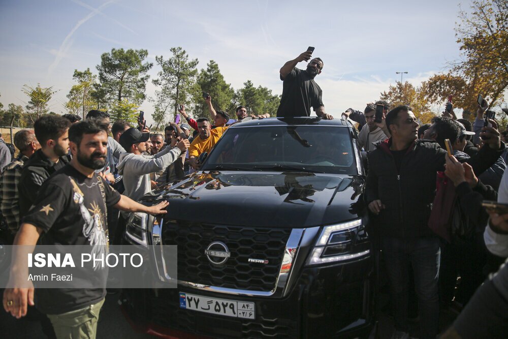 خودروی لاکچری هادی چوپان خبرساز شد (+عکس)